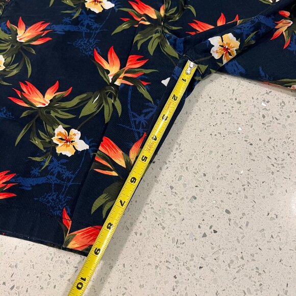 Like new DENIM & FLOWER Navy Tropical Floral Chino Shorts Size 30 - Picture 9 of 14